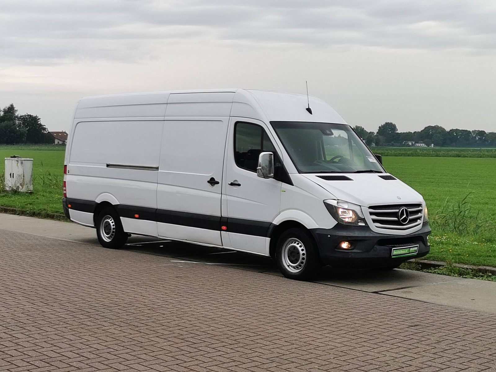 Mercedes Sprinter L2H2 bei Rent a Gurke mieten